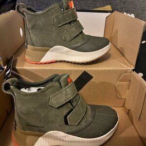 Sorel toddler boots
